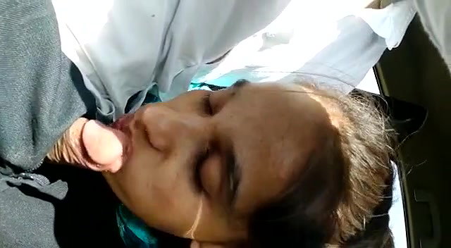 Blowjob in running car