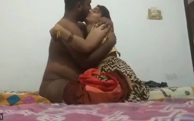 Desi Secrtry with Manager