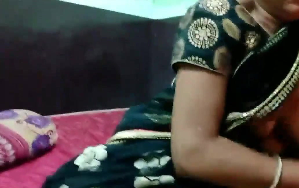 DEsi Servnt aunty with Owner