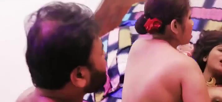 Maa Inka pant uthariye lund haath mein lijiee Deesi