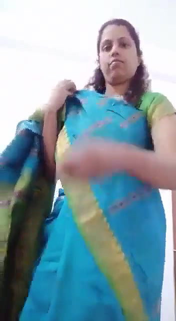 Desi Bhabhi Striping Sari