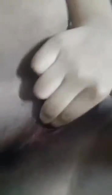 Very Beautiful Tamil Girl Strip & Fingering her Pussy