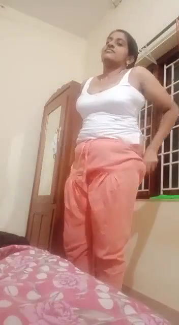Beautiful and unsatisfied bhabhi