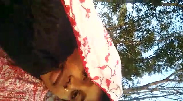 Desi bhabi Outdoor fun