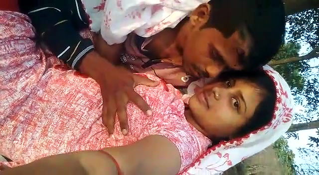 Desi bhabi Outdoor fun