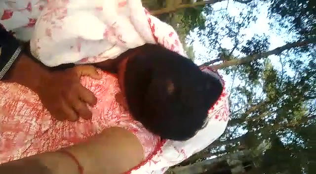 Desi bhabi Outdoor fun