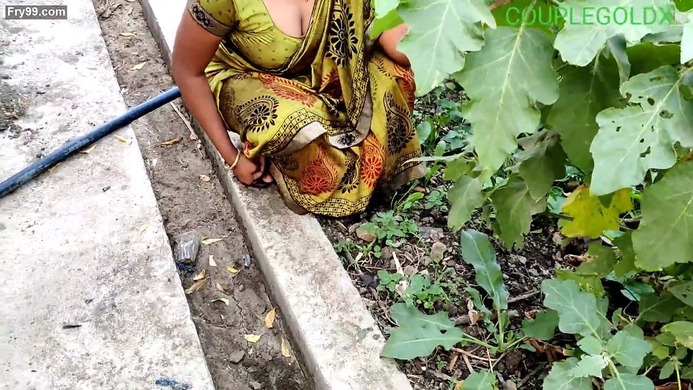 Komal malik aa raha hai sayad jaldi kapde pahne bhago