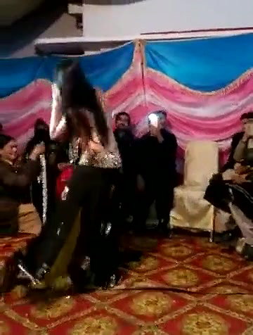 Desi Daring HOrny Grl with soopr hoot BOobs in Wedding Party