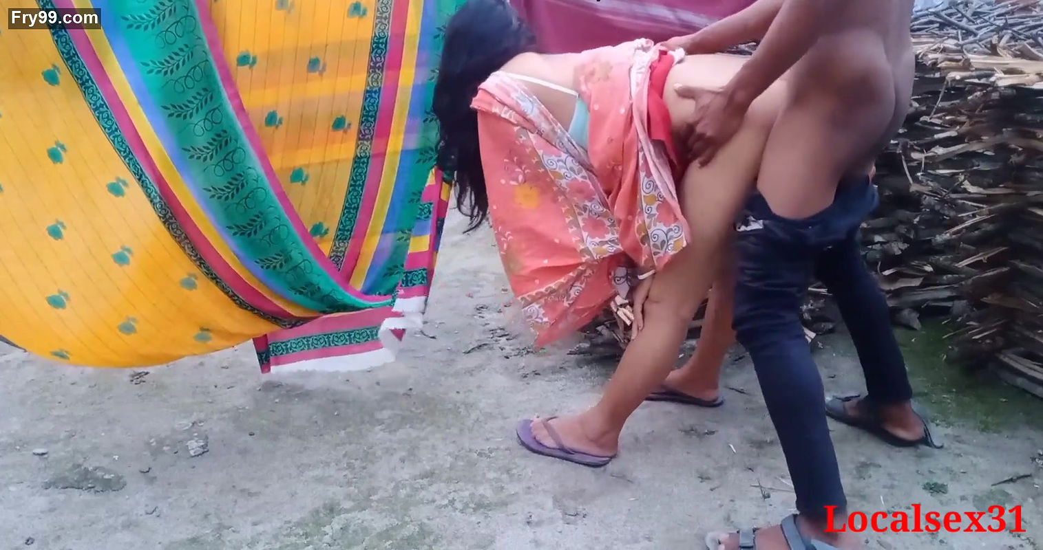 Desi indian Bhabi Sex In outdoor
