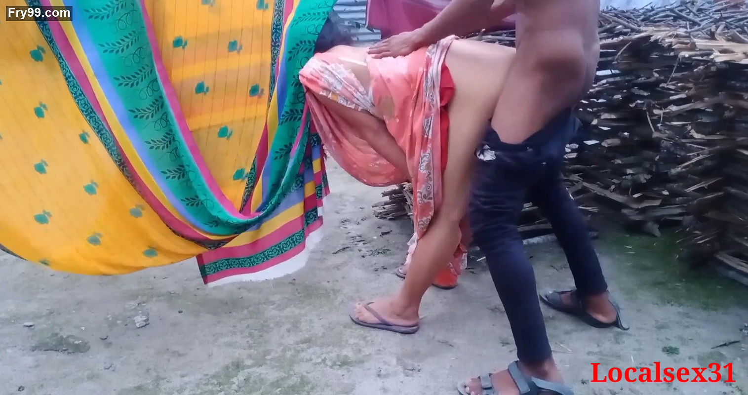 Desi indian Bhabi Sex In outdoor