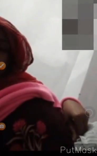 Desi Bhabi Showing Lover
