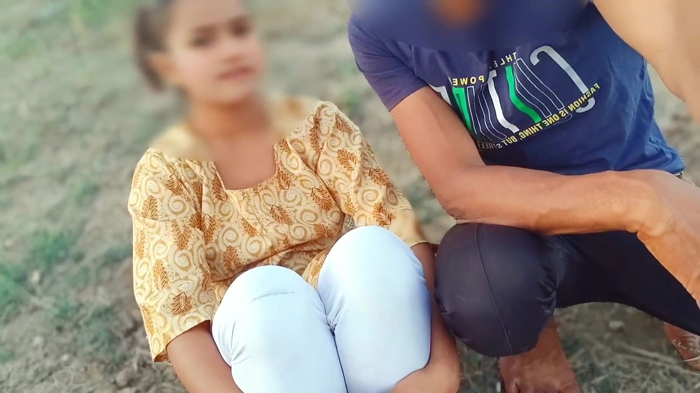 Beautiful Indian village Stepsister Suman sex in Jungle outdoor with her stepbrother, xxx video tight pussy getting fucked hindi