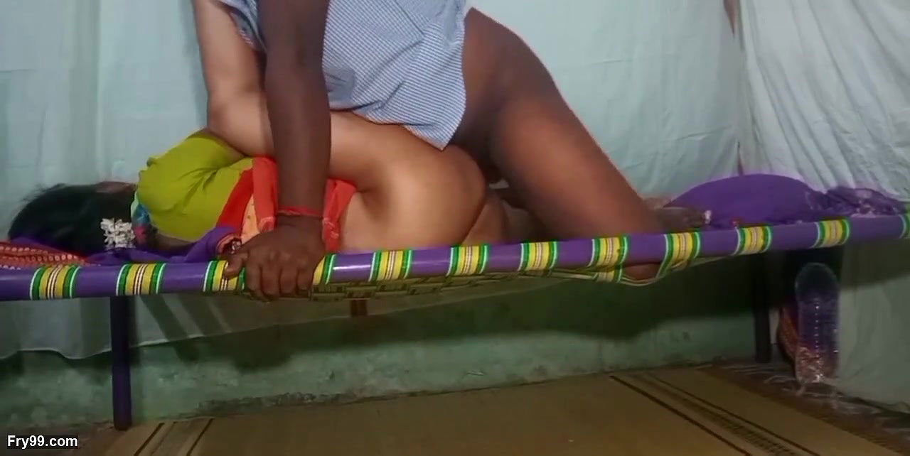 Hot Tamil saree aunty doggy style at homemade