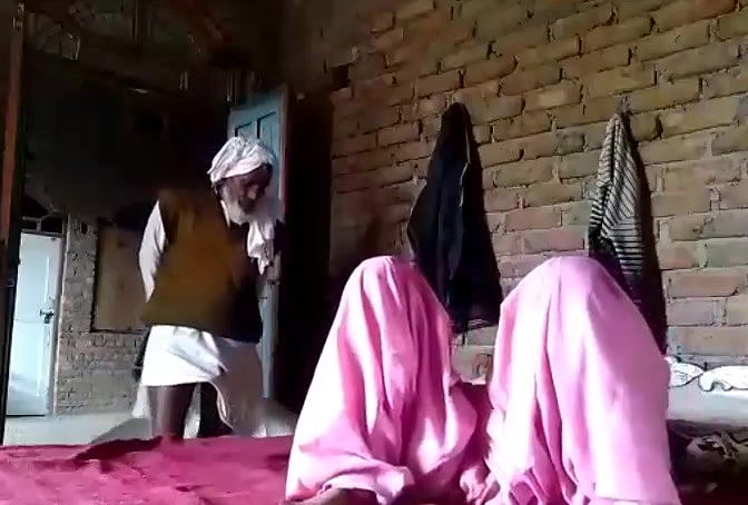 Desi old man fking young daughtrilw