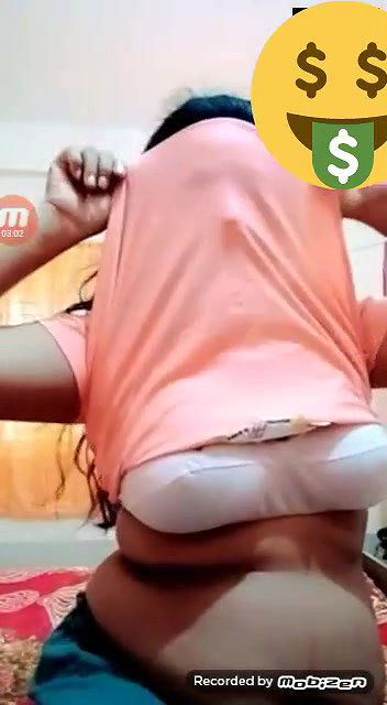 Desi Bigboob Sexy Bhabi Showing And Fingering