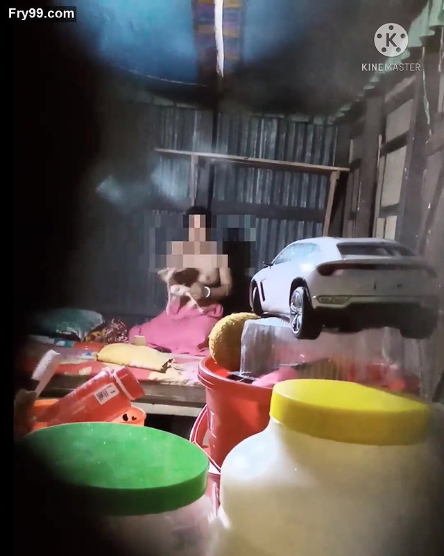 Desi village aunty showing her big boobs and body.