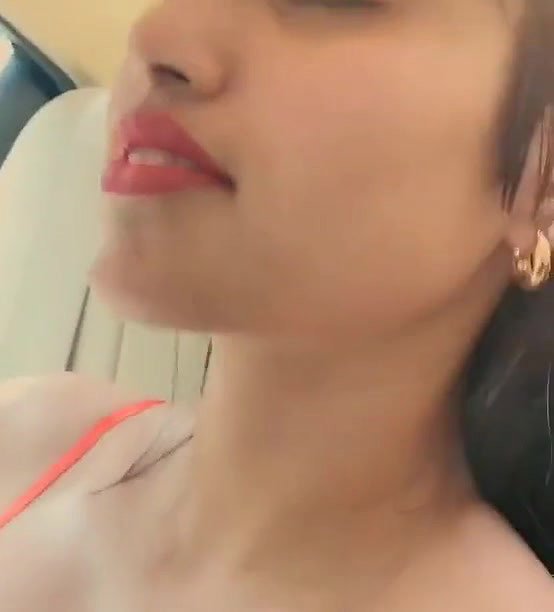 Desi Supr CLLLgrl in car