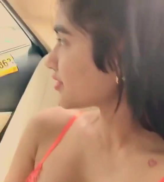 Desi Supr CLLLgrl in car