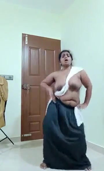 Horny Mallu Bhabhi Bathing and Nude Dance