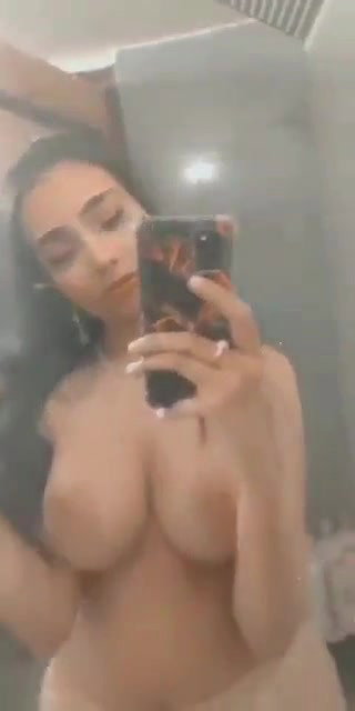 Hot Insta Babe Showing Boobs