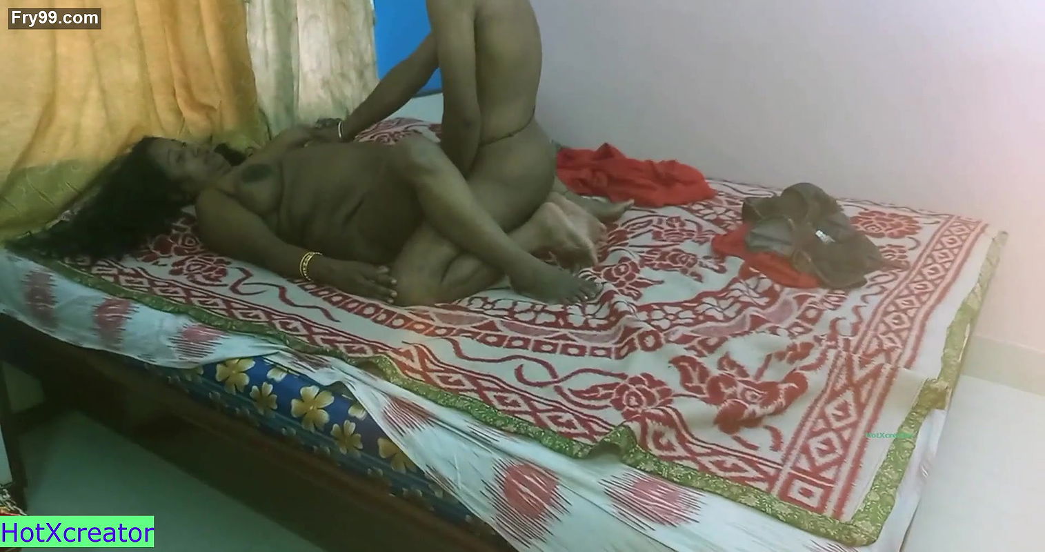 Indian bengali bhabhi call her xxx sex friend while husband at office!! Hot dirty audio