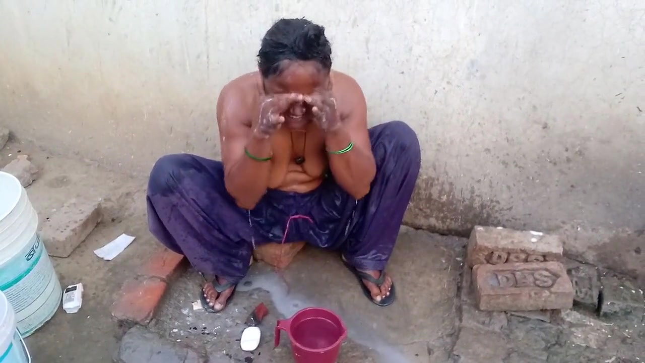 Desi Village Bhabhi Nude Video Record By Hubby