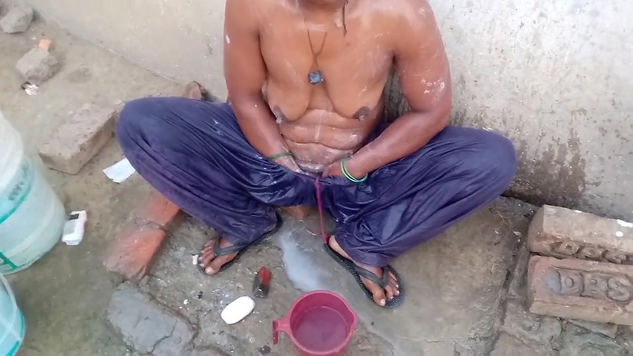 Desi Village Bhabhi Nude Video Record By Hubby