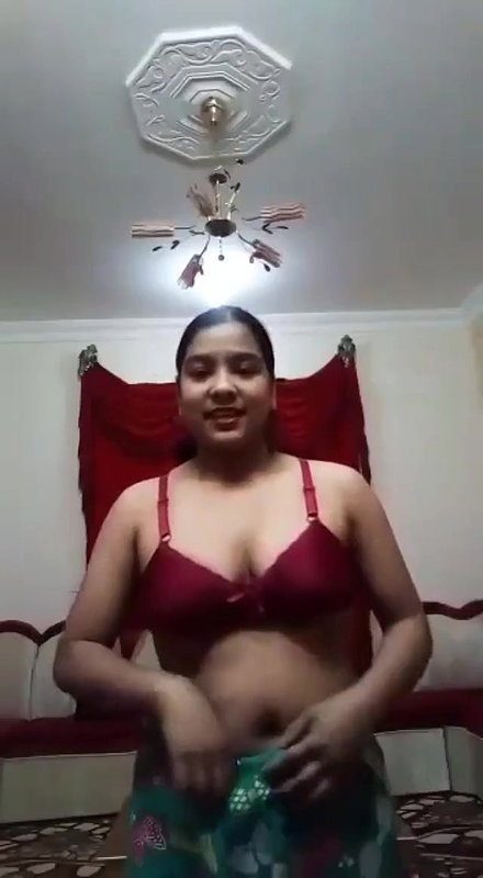 Horny boudi