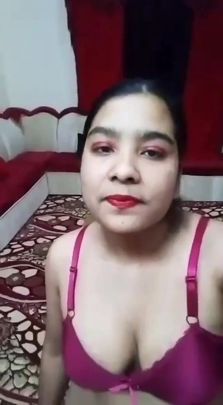 Horny boudi