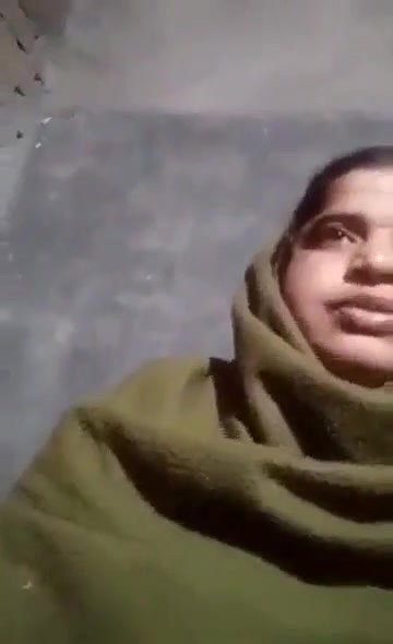 Desi BBW Bhabhi Shows her Boobs And Pussy
