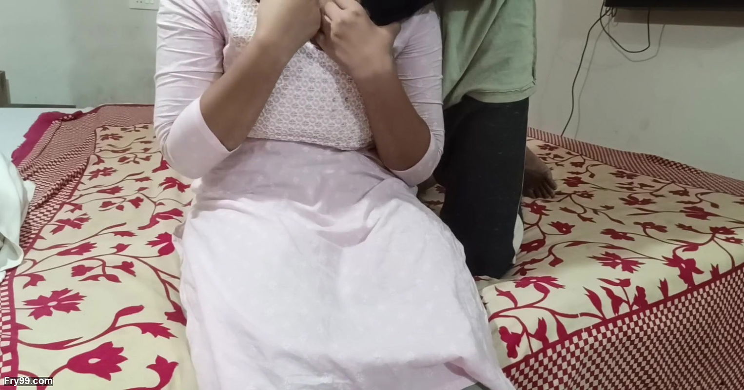 Punjabi ladaki sali ne salwar pahankar apane didi ki yaar se chudwai