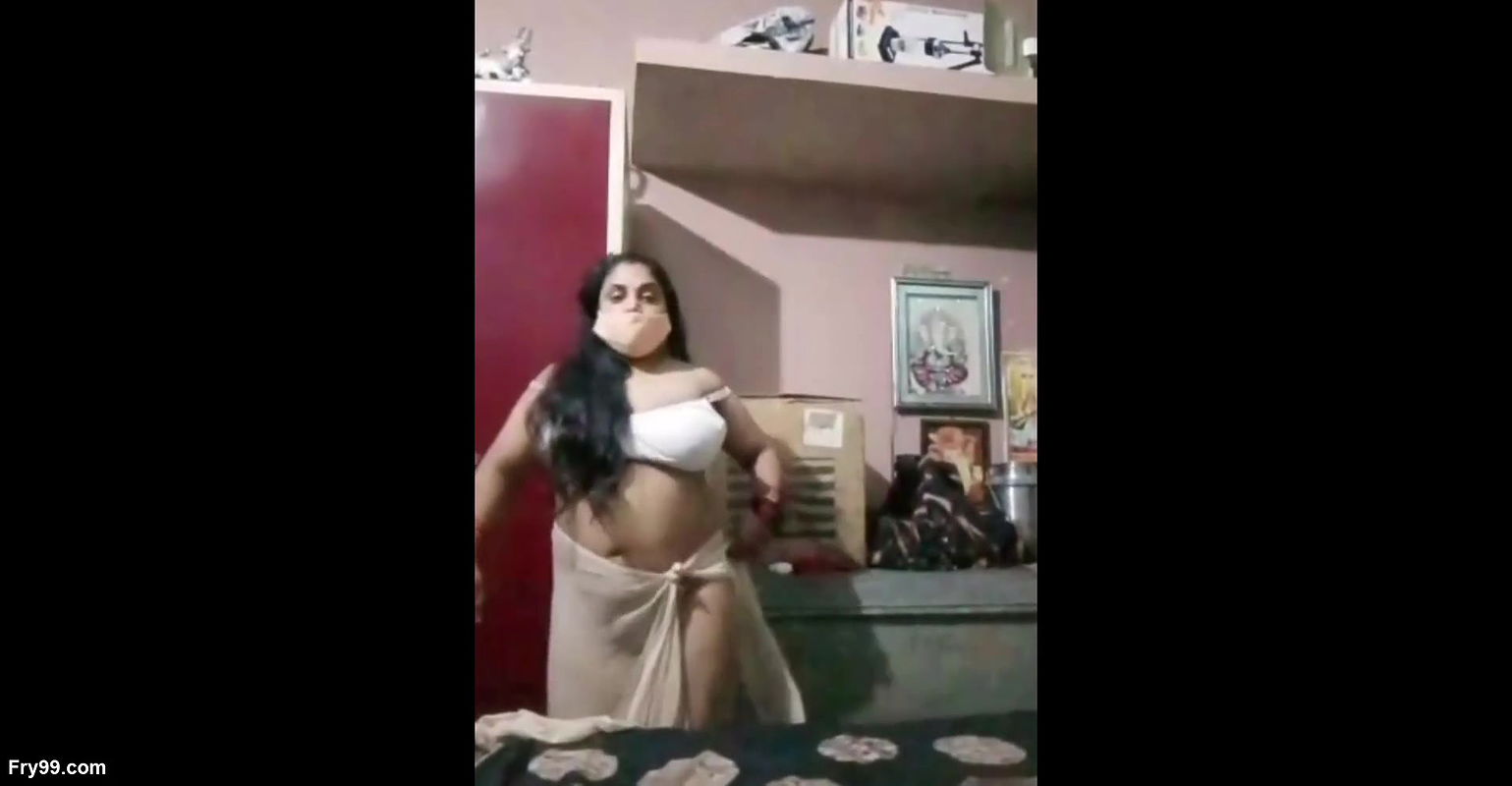 Village Bhabhi Nude Dancing Bigboobs Puffy Nipples Massage For Stepbrother