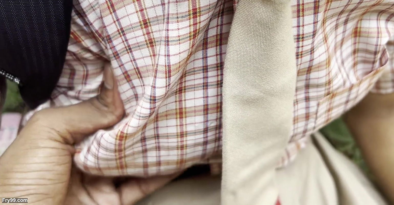 Took Indian schoolgirl to the forest and rubbed her tits tightly and then fucked her