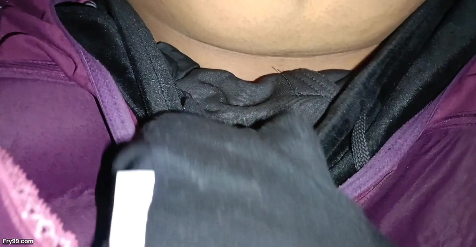 Today let’s see Shreya Bhabhi seeing her brother-in-law looking at her cleavage