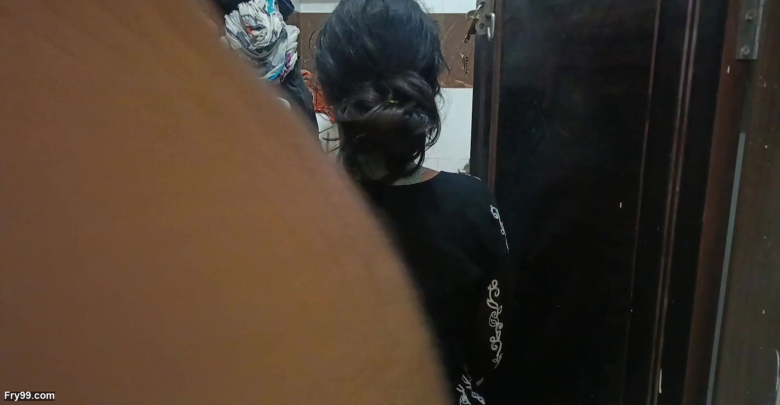 The school girl tuition came and the teacher caught it