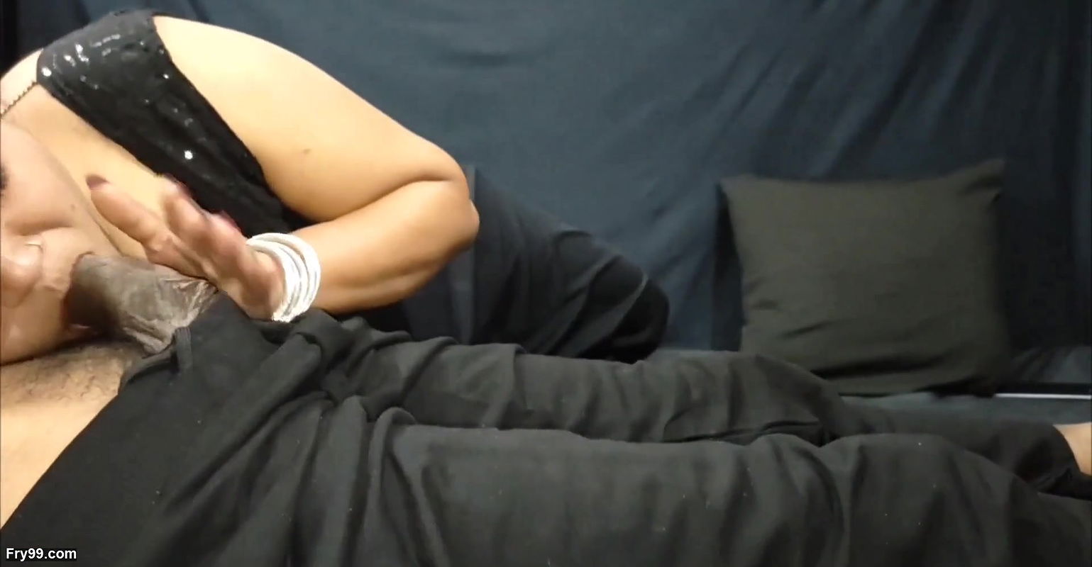 Tharki father-in-law fooled his daughter-in-law and put cock in his mouth