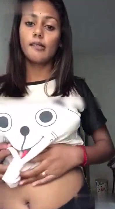 Hot Dusky Girl Showing Boobs