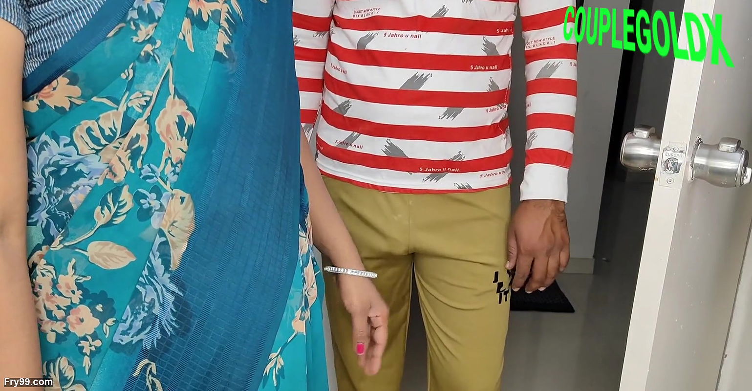 Road pe khadi randiya ne apne kothe pe gayi