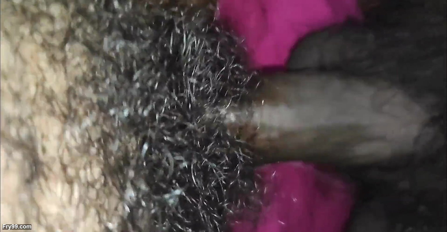 Pati apne kale lund se biwi ki chut ki pyas sant ki aur pani