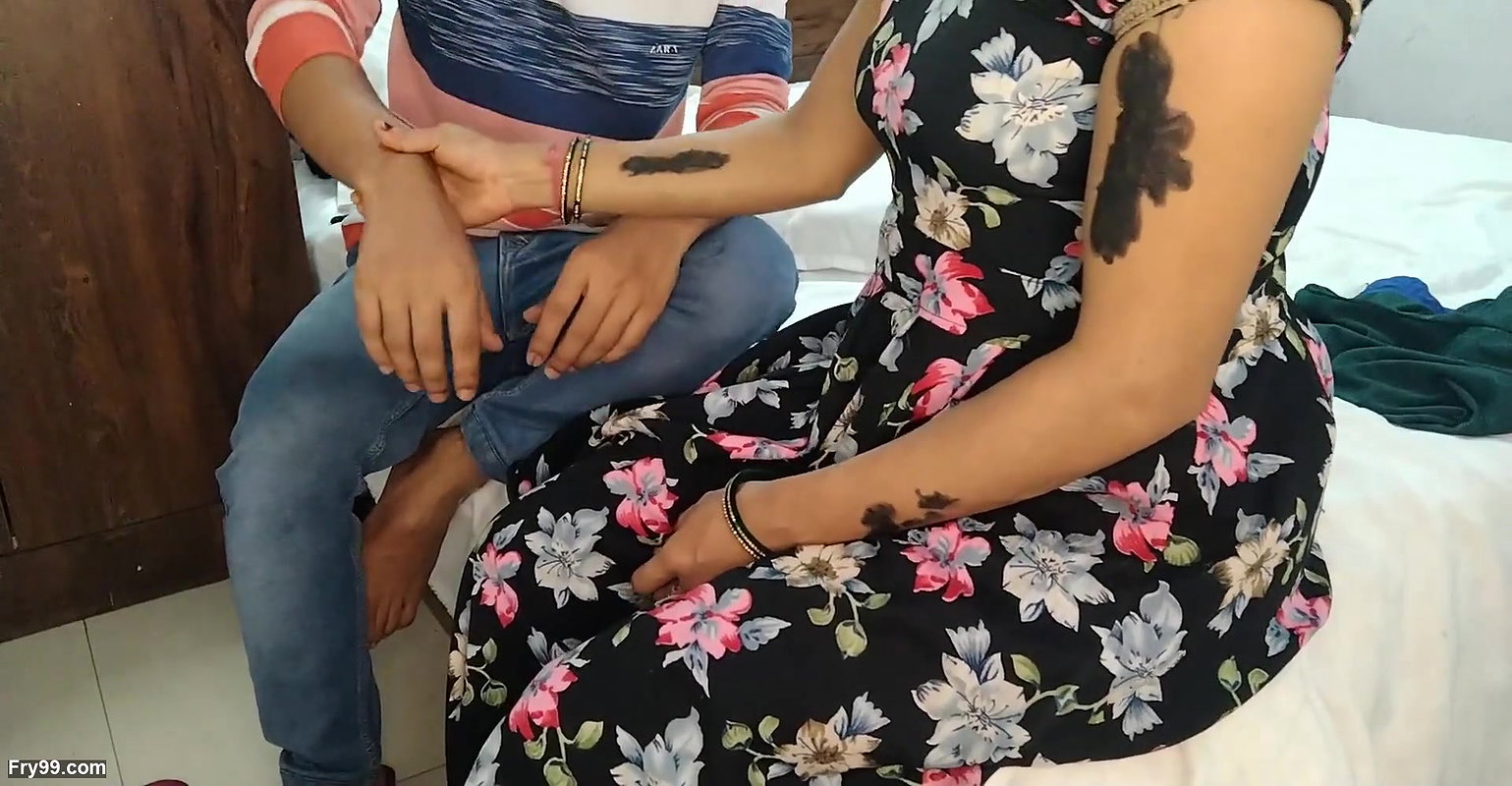 Paros ki chachi ko ghar pe jaker choda