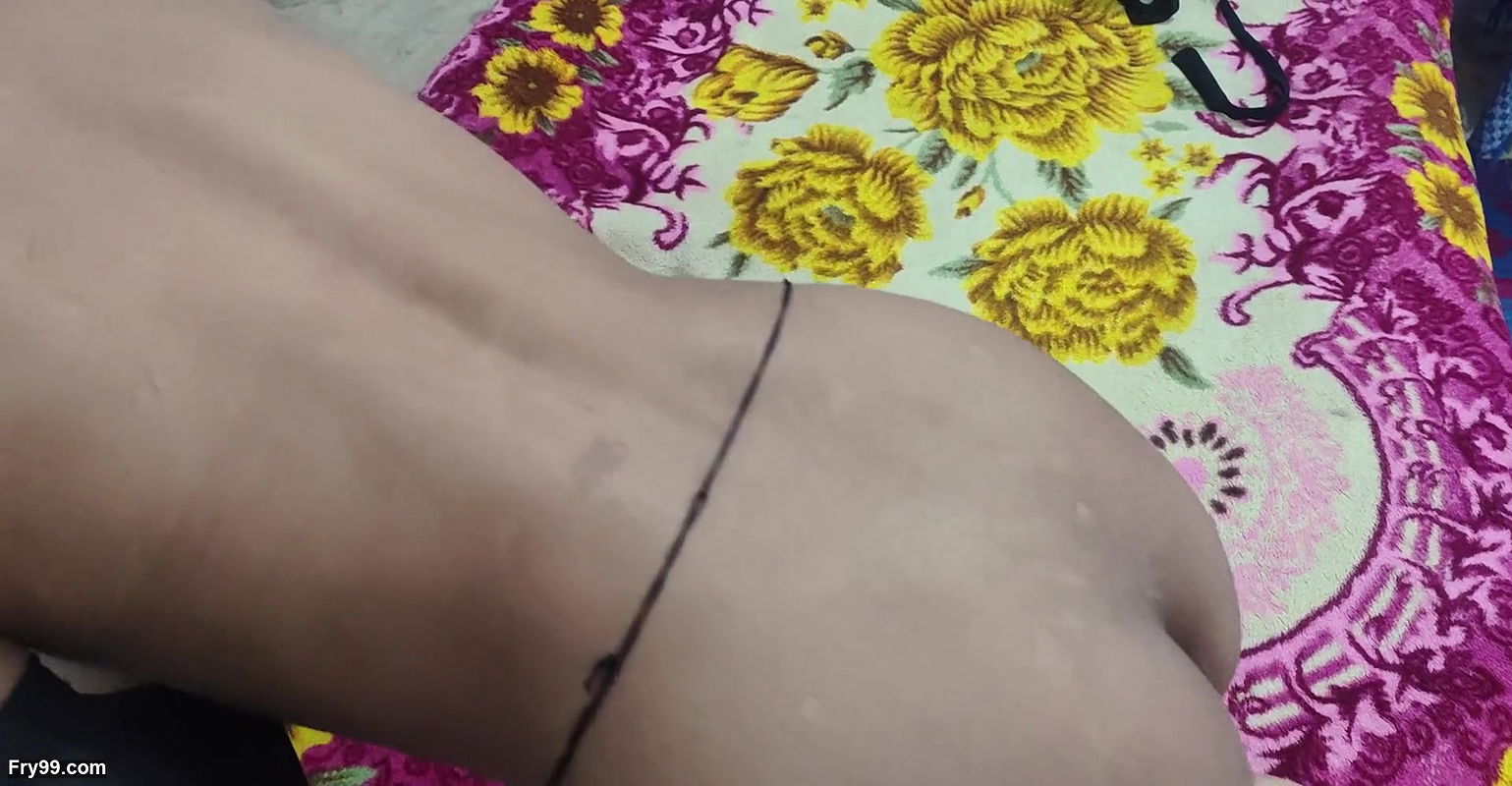 My step sis showing his boobs and pussy she is very horny