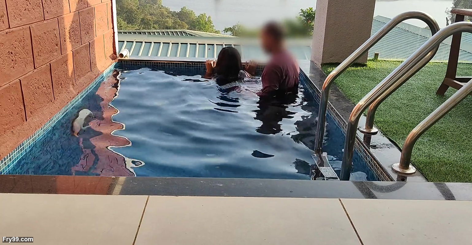 Komal was getting into the swimming pool for the first time, the husband was getting down from behind, fucking in the water itself
