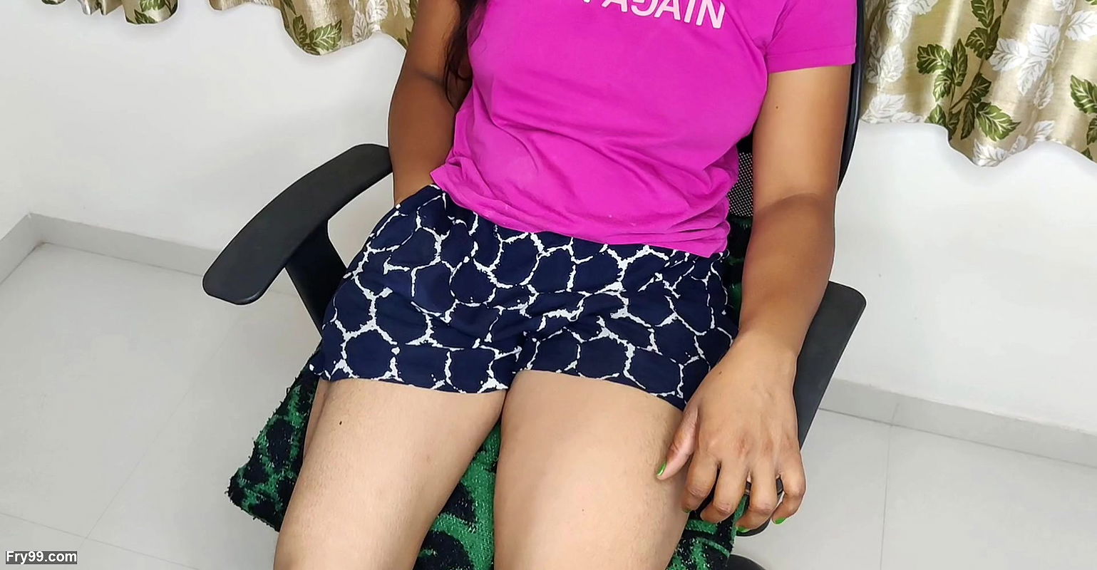 Komal pink tshirt me bahut khubsurat dikh rahi ho tum