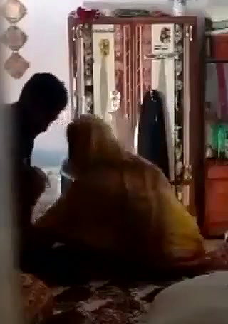 Mature bhabhi with neighbor guy