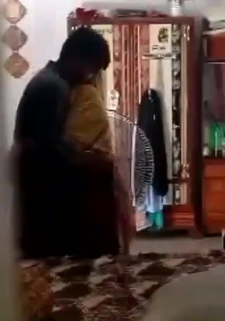 Mature bhabhi with neighbor guy