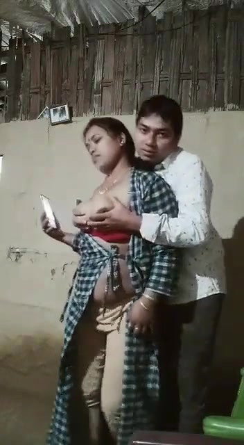 Cheater Bhabhi Enjoying with Lover