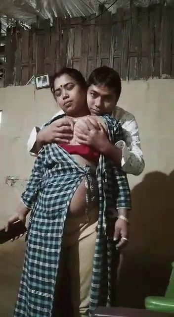Cheater Bhabhi Enjoying with Lover