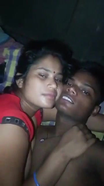 Village Bhabhi Enjoying with Young Devar