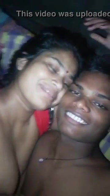 Village Bhabhi Enjoying with Young Devar