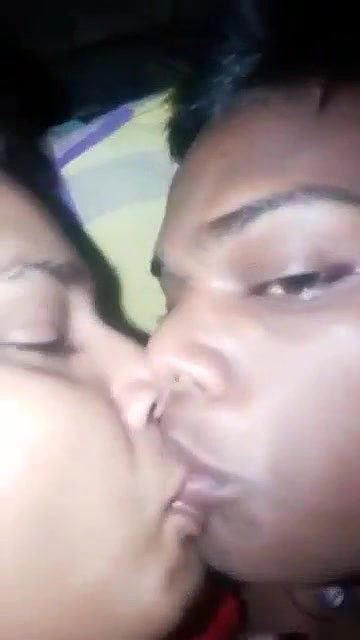 Village Bhabhi Enjoying with Young Devar